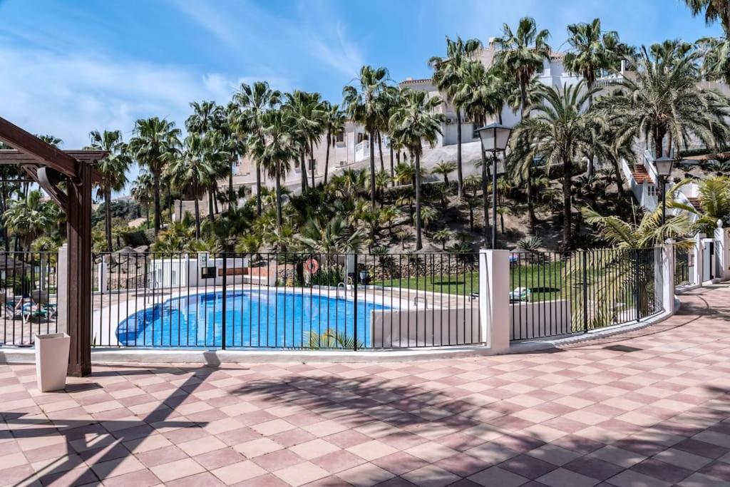 Oasis 16 Apartment Nerja Bagian luar foto