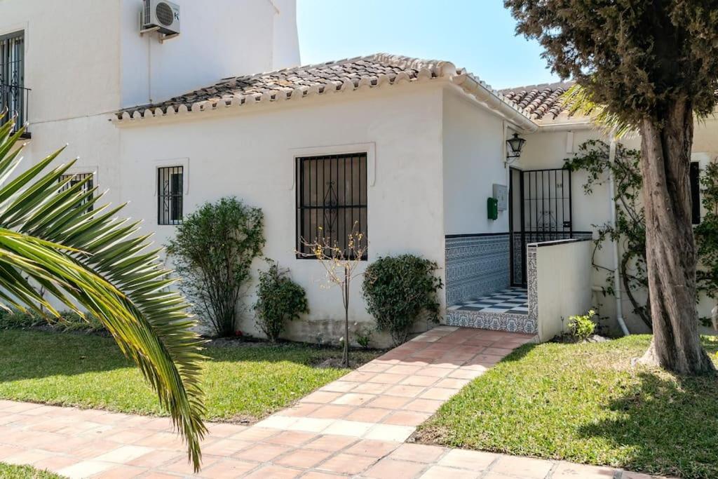 Oasis 16 Apartment Nerja Bagian luar foto