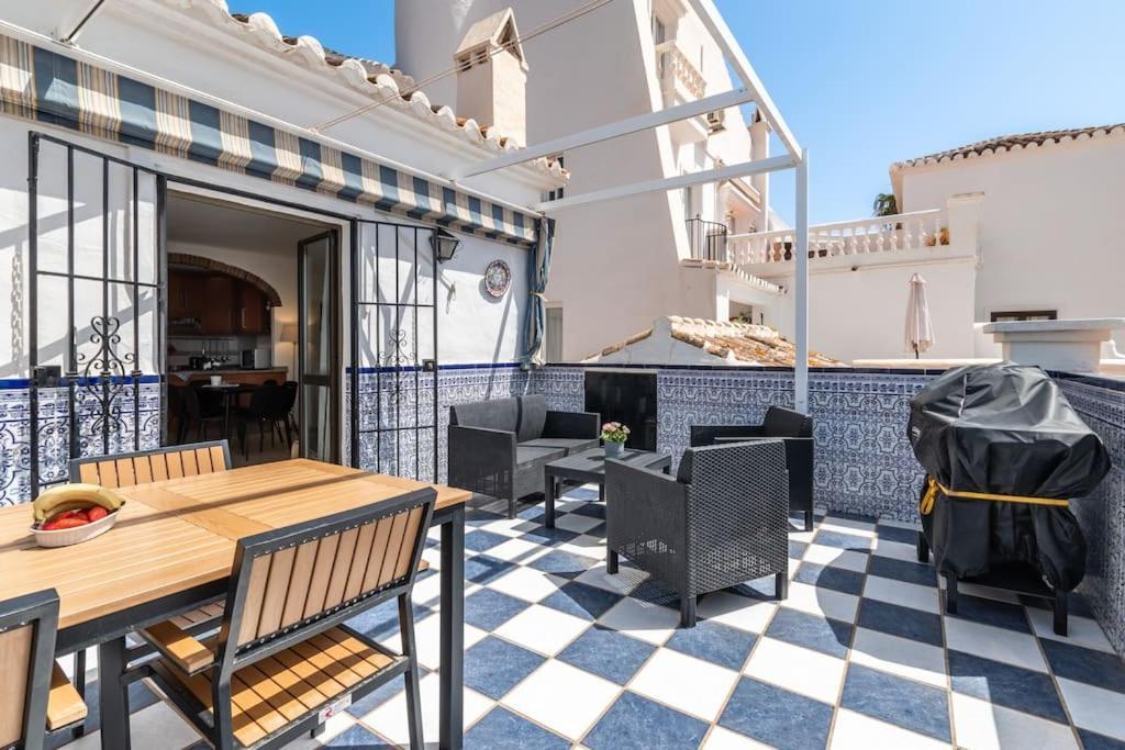 Oasis 16 Apartment Nerja Bagian luar foto