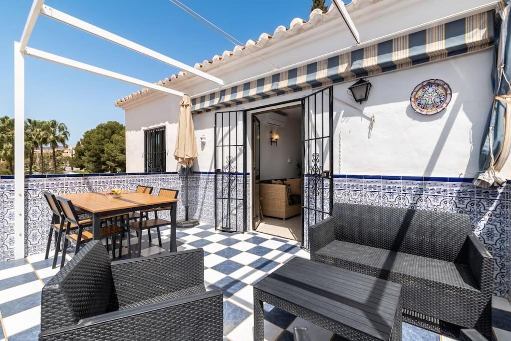 Oasis 16 Apartment Nerja Bagian luar foto
