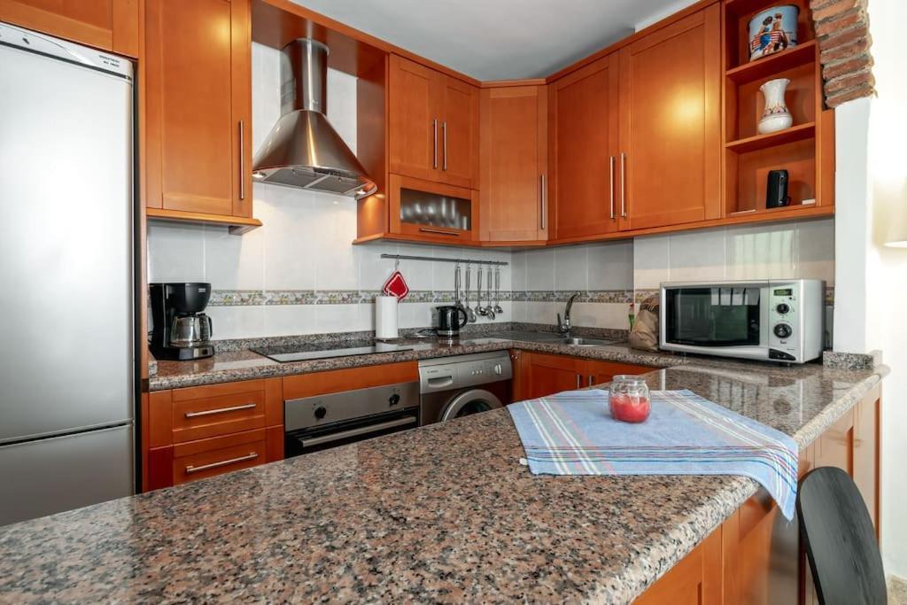 Oasis 16 Apartment Nerja Bagian luar foto