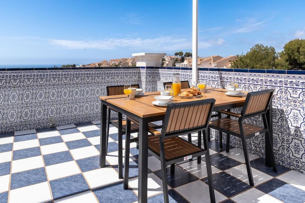 Oasis 16 Apartment Nerja Bagian luar foto