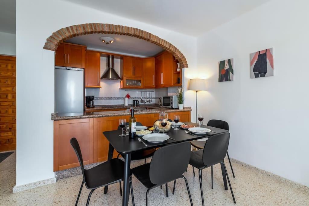 Oasis 16 Apartment Nerja Bagian luar foto